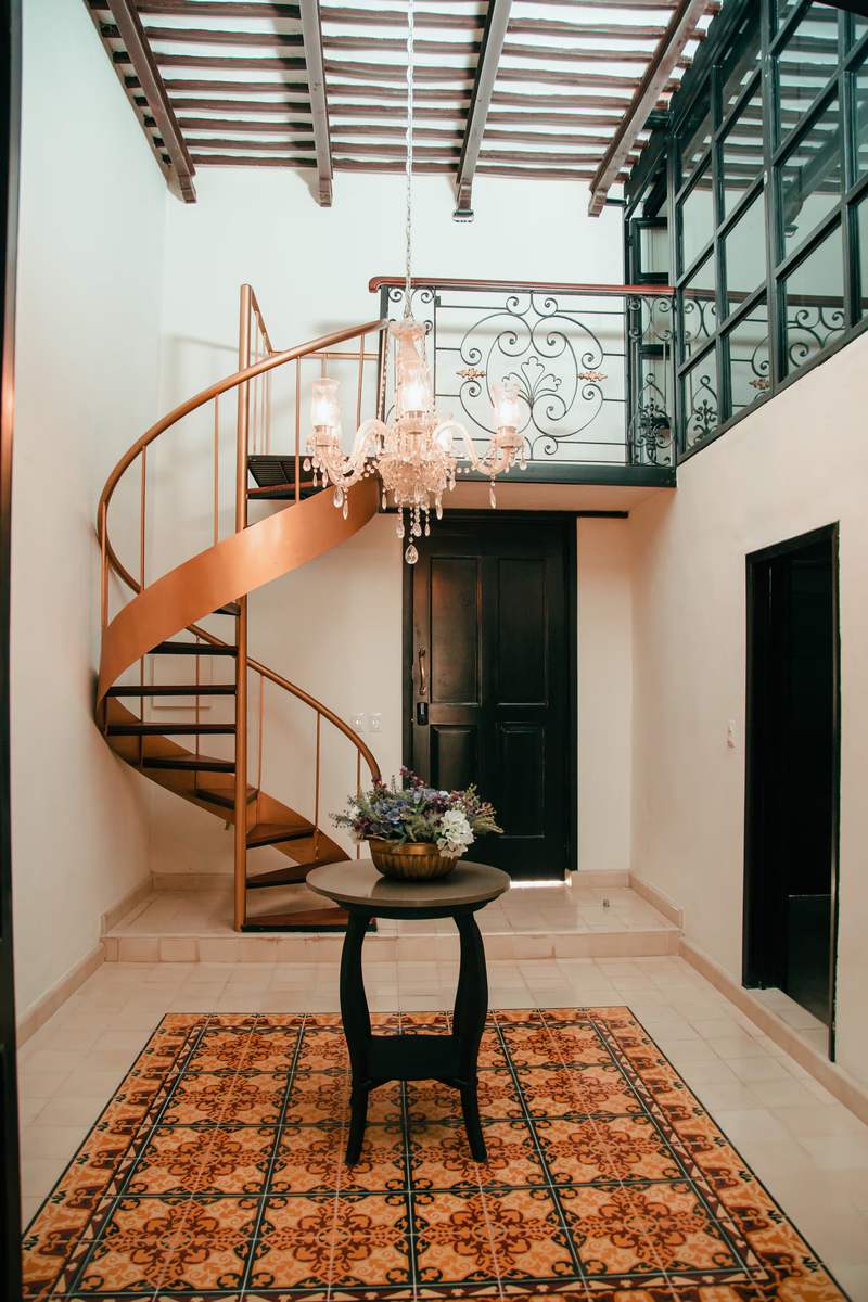 Patio con escalera de caracol